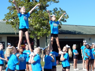 Cheer.JPG
